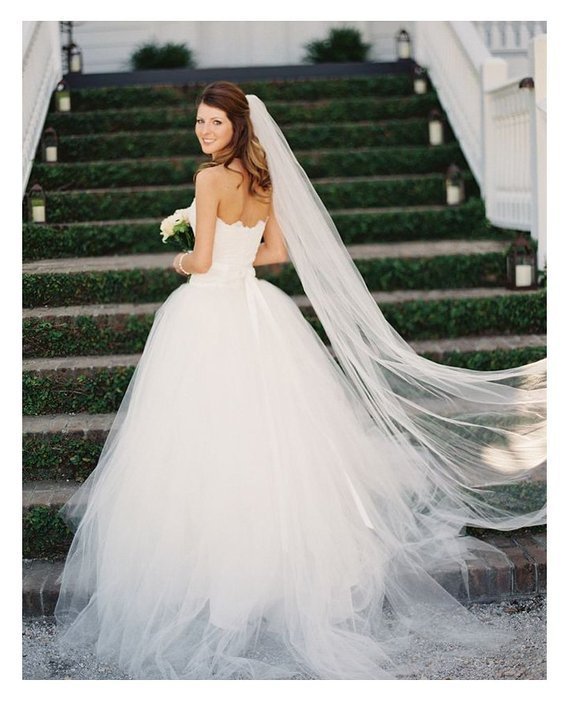 Waltz Cut Edge Single Layer Long Bridal Veil