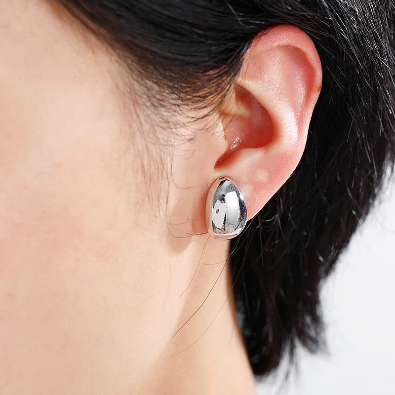 Golden Vintage Oval Glossy Metal Minimalist Clip on Earrings