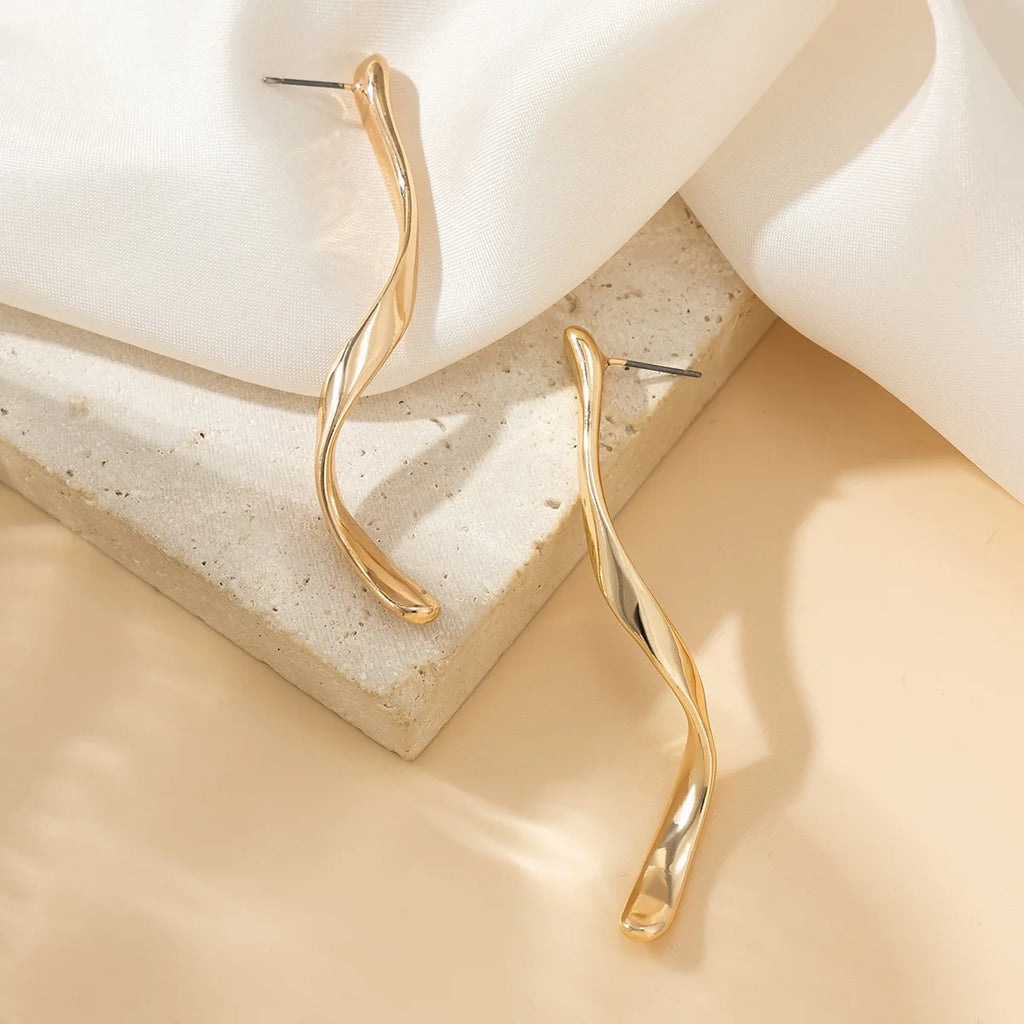 Abstract three-dimensional design earrings